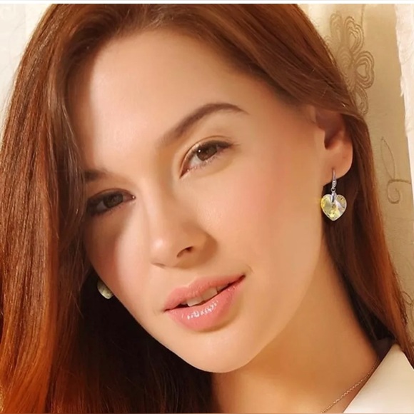 Women Silver Heart Crystals Earrings Dainty Jewelry - Picture 7 of 8